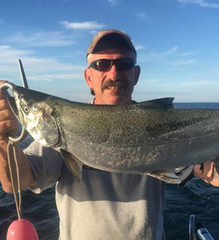 Lake Ontario’s trophy Salmon are waiting!